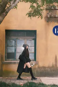 Pao Fu Xiao Fang Vol.8570: Captivating Urban Style with Headphones & Beanie-15