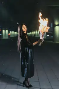 YiTuYu Vol.8615 Shi Yi: Fiery Allure & Decadent Style – A Mysterious Encounter-16