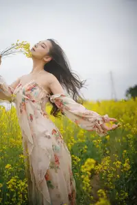 Ying Er YY Captivating in Golden Flower Field – YiTuYu Art Language Vol.8672-12