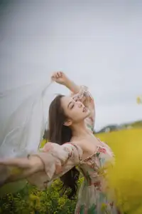 Ying Er YY Captivating in Golden Flower Field – YiTuYu Art Language Vol.8672-30