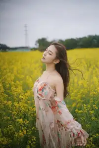Ying Er YY Captivating in Golden Flower Field – YiTuYu Art Language Vol.8672-46