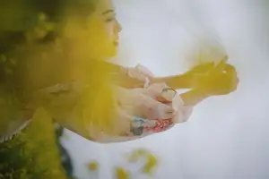 Ying Er YY Captivating in Golden Flower Field – YiTuYu Art Language Vol.8672-2