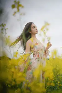 Ying Er YY Captivating in Golden Flower Field – YiTuYu Art Language Vol.8672-31
