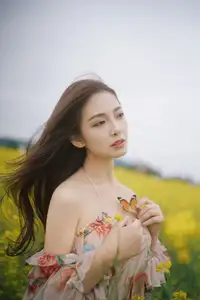 Ying Er YY Captivating in Golden Flower Field – YiTuYu Art Language Vol.8672-17