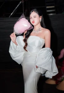 Radiant Beauty of the Yellow Ao Dai at Night-7