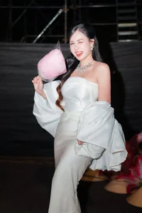 Radiant Beauty of the Yellow Ao Dai at Night-4