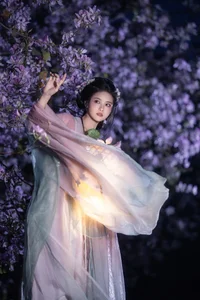A Dreamy Floral Escape With San Ye Jiang Jiang-13