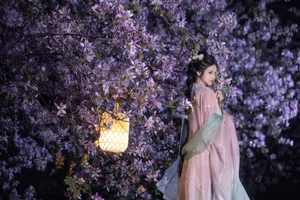 A Dreamy Floral Escape With San Ye Jiang Jiang-6