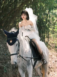 Sweet Equestrian Charm with Xiao Wan Zi - YiTuYu Art Language Vol.8892-3