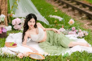 VGU No.74: Vietnamese Dreamy Beauty in a Serene Green Landscape-10