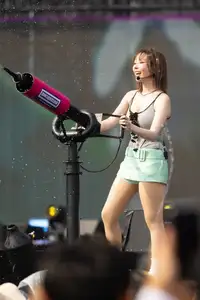 Min Ignites Waterbomb: Ageless Beauty & Captivating Stage Performance-1