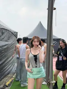 Min Ignites Waterbomb: Ageless Beauty & Captivating Stage Performance-4