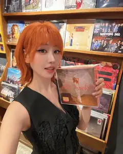 Min Ignites Waterbomb: Ageless Beauty & Captivating Stage Performance-5