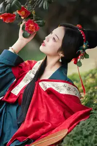 Elegant Qi Ni Si Mao: A Timeless Portrait in Traditional Attire & Camellias - YiTuYu Vol.8689-0