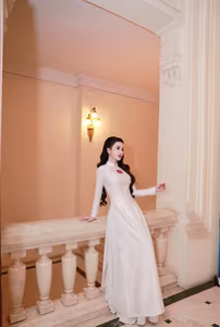 VGU No.84: Elegant White Ao Dai Beauty – A Symbol of Vietnamese Grace-3