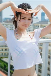 Captivating Portraits of Natsuki Abe: FRIDAY Monthly Girl 053 Exclusive Photo Collection Part 01 - Elegant Japanese Fashion and Lifestyle Photography-2