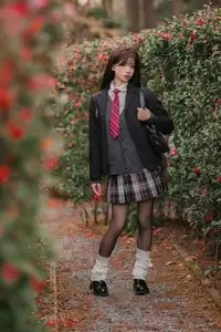 Discover the captivating allure of Xian Nu Juan in the stunning YiTuYu Vol.8695 collection-16