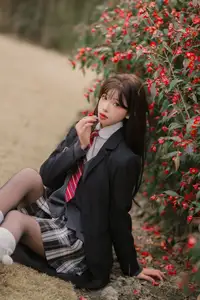 Discover the captivating allure of Xian Nu Juan in the stunning YiTuYu Vol.8695 collection-3