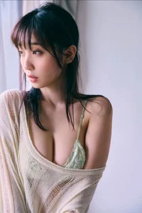 Dreamy Moe Iori in FRIDAY Digital Photo Book Capturing Love and Elegance-0