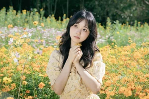 Ethereal Fairy Lake Photoshoot: Li Wo An An in YiTuYu艺图语 Vol.9379 Featuring Unique Floral Art and Dreamy Nature Aesthetics-12