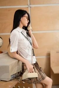 Elegant Portrait Photography of Xiao Xiao in Art Language Vol.9371 Featuring Classic Uniform Style and Warm Aesthetic Lighting-29