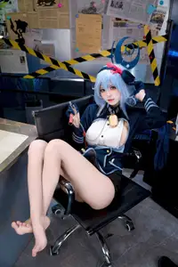 Captivating Amau Ako (Blue Archive) Cosplay by Jiu Qi Miao: Professional, Alluring & Game-Perfect!-7