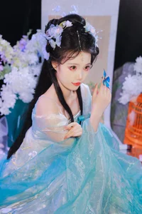 Soft Urban Elegance: Capturing the Ethereal Beauty of Yun Duo’s Aesthetic Journey-10