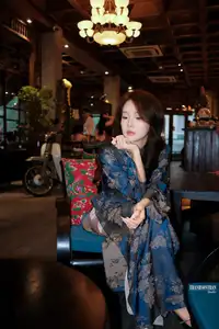 Elegant Vietnamese Beauty in Traditional Ao Dai-1