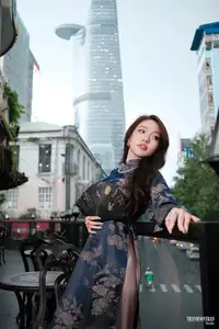 Elegant Vietnamese Beauty in Traditional Ao Dai-11