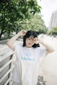 YiTuYu Vol.8664: Kikooo's Fresh Summer Charm – A Glimpse of Lively Urban Beauty-0