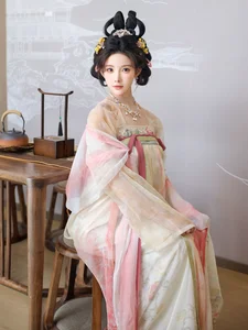 The Timeless Elegance of Li Shuang Er in Dreaming Back to Tang Part01-23