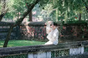 Discover the ethereal beauty of a Vietnamese girl exuding classic charm and gentle grace captivating every gaze-5