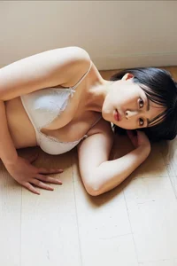 Yuki Yomichi FRIDAY Digital Photo Book: Gyu-tte Shiyo Part 01 – Stunning Japanese Model Lifestyle Photography and Fashion Portraits-7