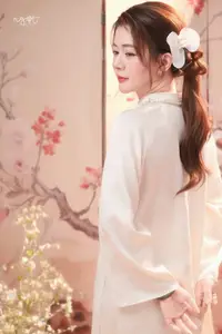 Graceful Asian Woman: Elegant Traditional Beauty in a Serene Tea Ceremony Moment.-7