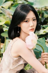 Li Yue in Tranquil Lotus Pond - YiTuYu Art Language Vol.8292: Natural Beauty and Serenity Amidst Green Lotus Leaves-6