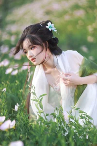 Xian Luo in YiTuYu Art Language Vol.9171: A Stunning Spring-Themed Portrait Collection for Artistic Inspiration and High-Quality Photography Enthusiasts-0