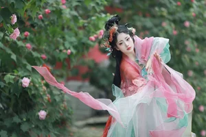 Ethereal Beauty of Qian Yue in Hanfu - YiTuYu Vol.8936 Art Language-9