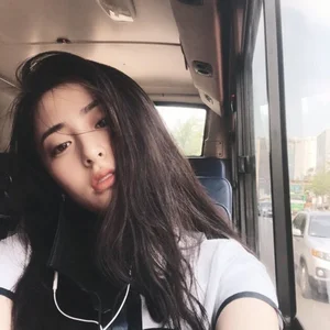 Admiring LE SSERAFIM Yunjin's Stunning Predebut Visuals in Nostalgic Photos - Koreaboo-7