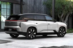 2027 Toyota Highlander EV: The Ultimate 3-Row Electric SUV with 374-Mile Range, Advanced Tech, and Family-First Design Starting at $55,000-4