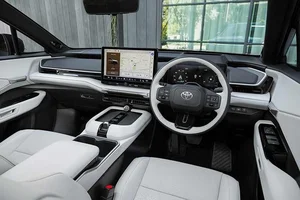 2027 Toyota Highlander EV: The Ultimate 3-Row Electric SUV with 374-Mile Range, Advanced Tech, and Family-First Design Starting at $55,000-7