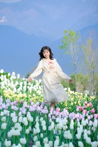 Ethereal Beauty in Flower Fields: YiTuYu Vol.8915 Disexi Si Ning-12