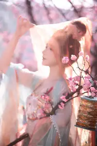 Bei Bei Mo's Grace: Hanfu Beauty Amidst Cherry Blossoms, YiTuYu Vol.8626-12