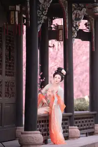Bei Bei Mo's Grace: Hanfu Beauty Amidst Cherry Blossoms, YiTuYu Vol.8626-4