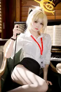Coser Jiu Qi Miao as the Alluring OL Professor: 53P Collection - Discover Unique Style!-13