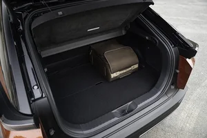 Toyota C-HR+ 2026: SUV điện phong cách cho những hành trình đầy cảm hứng-10