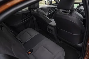 Toyota C-HR+ 2026: SUV điện phong cách cho những hành trình đầy cảm hứng-8