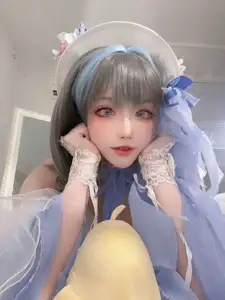 Coser Qi Si Kuai Wii - Enchanting Beauty in Elegant Cheshire Gown - A Masterpiece Cosplay.-4