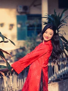 Lan Thy exudes cinematic elegance in a stunning red Ao Dai-5