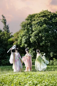 Timeless Spring Aesthetics: Ban Ri Xian Featured in YiTuYu Art Language Vol.9381 Kasuga Party Photo Series-1