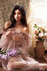 Ethereal Beauty: Kun Kun Bu Kun Le in YiTuYu Vol.8734 Collection – A Dreamy Portrait-7